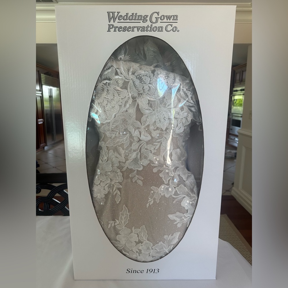 Essense of Australia WEDDING DRESS AND VEIL ๐ฐ๐ปโโ๏ธ - Picture 11 of 15